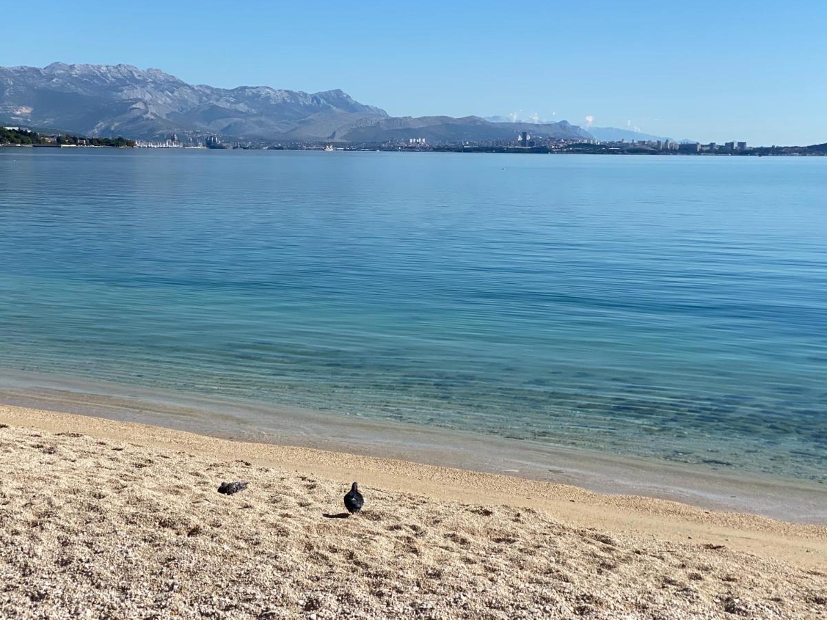 Sunny Apartment By The Beach Kaštel Štafilić Екстериор снимка