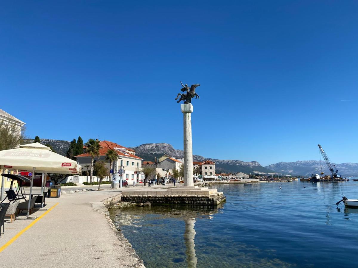 Sunny Apartment By The Beach Kaštel Štafilić Екстериор снимка