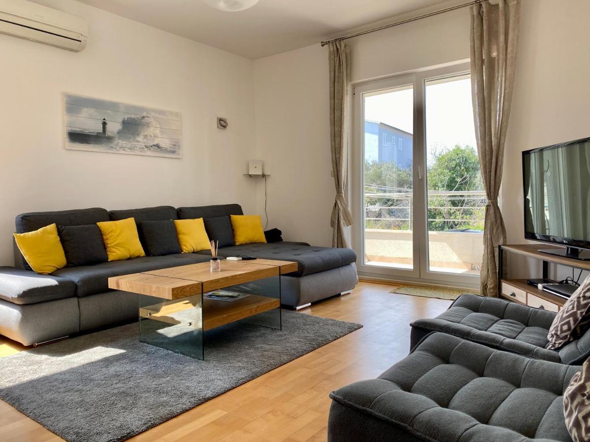 Sunny Apartment By The Beach Kaštel Štafilić Екстериор снимка