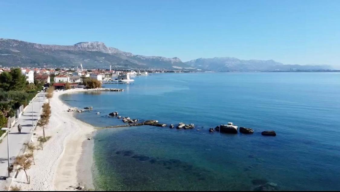 Sunny Apartment By The Beach Kaštel Štafilić Екстериор снимка
