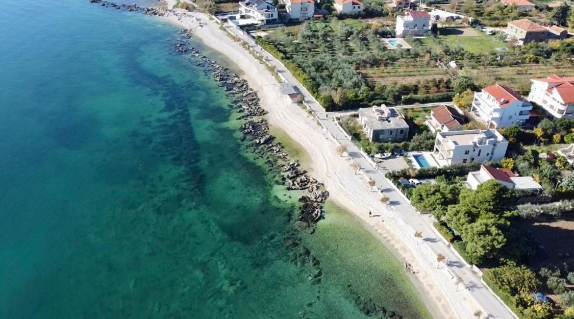 Sunny Apartment By The Beach Kaštel Štafilić Екстериор снимка