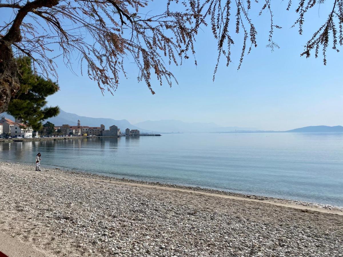 Sunny Apartment By The Beach Kaštel Štafilić Екстериор снимка